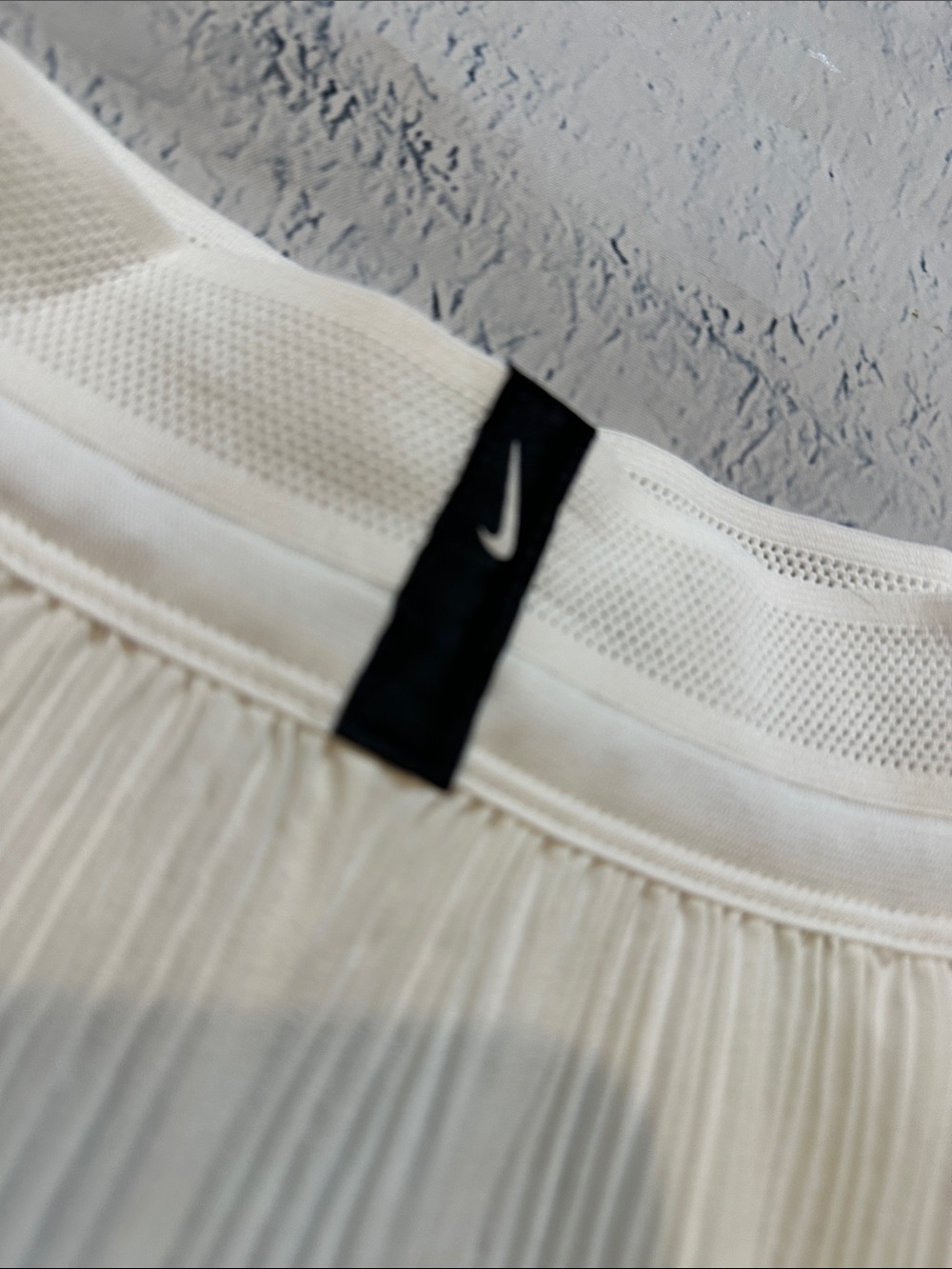 NWT Nike Women’s white pleated back Athletic Running Shorts with Black Swoosh - Picture 10 of 10